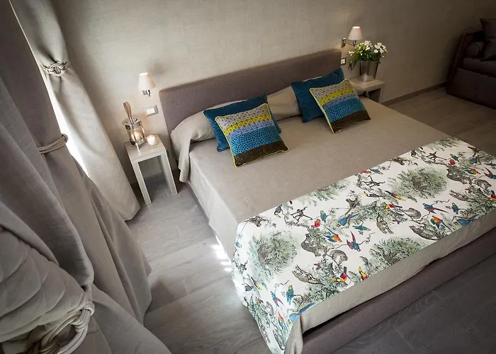 Thebed Bed and Breakfast 4*