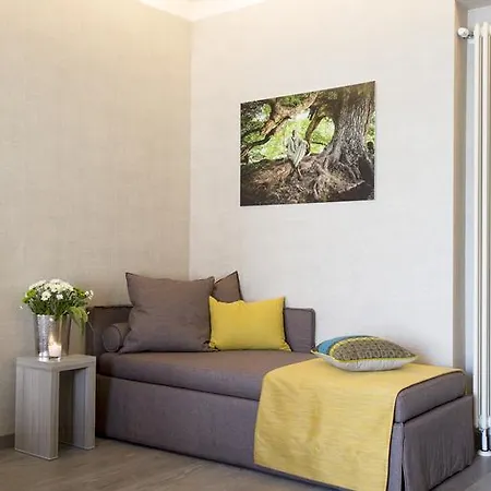 Thebed Bed & Breakfast 4*
